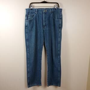 Wrangler Medium Wash Straight Leg 100% Cotton Jeans Size 34x30